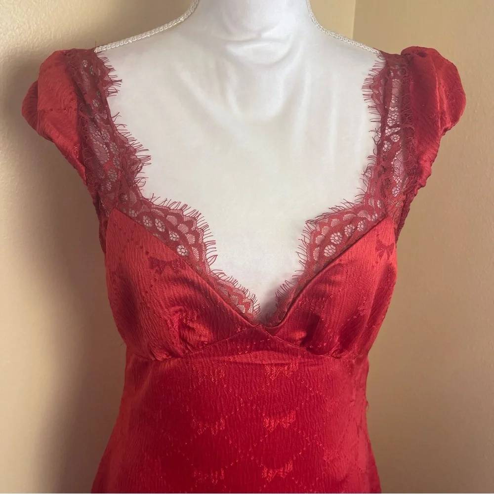 Free People Foolish Heart Midi Dress Red Dahlia Lace Satin NWT Romantic Boho S - Picture 3 of 11